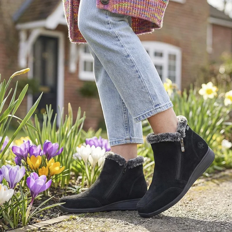 Rieker Soft Lined Zipped Ankle Boots - RKR42019 / 329 475 - Black