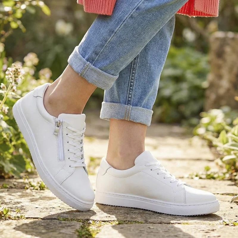 Wide Fit Leather Zip & Lace Trainers - ULUTA42000 / 328 391 - White