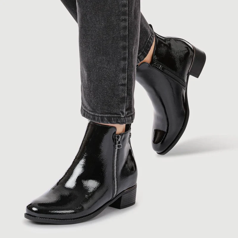 Wide Fit Smart Zip Up Ankle Boots - WOIL42015 / 328 132 - Black Patent