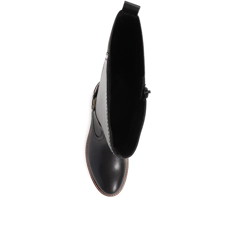 Leather Knee-High Boots - MAGNU38015 / 324 705 - Black