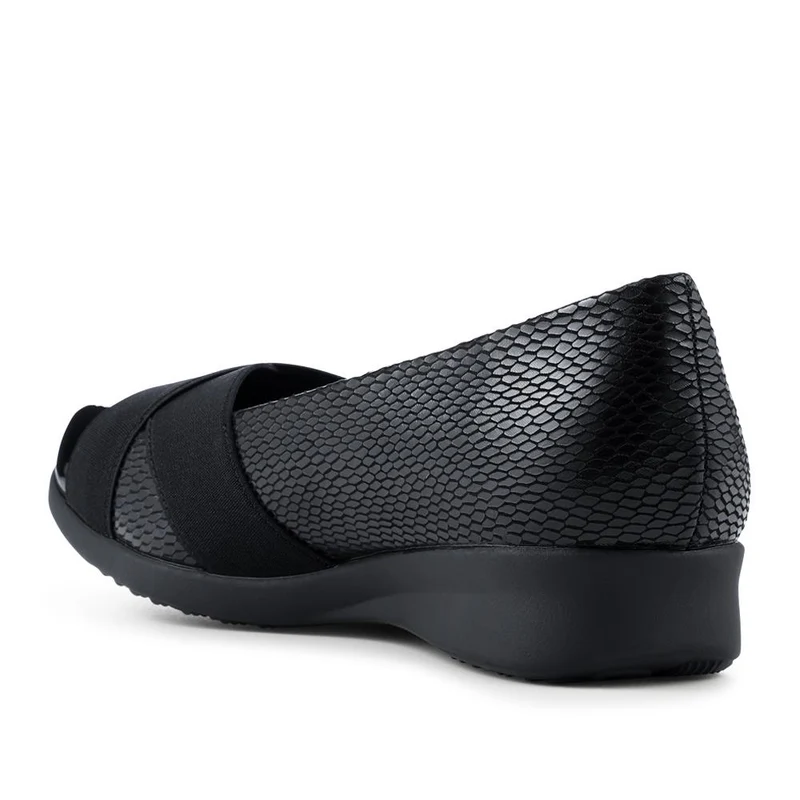Lightweight Wedge Heel Slip On Shoes - WK42021 / 328 124 - Black-Black Patent