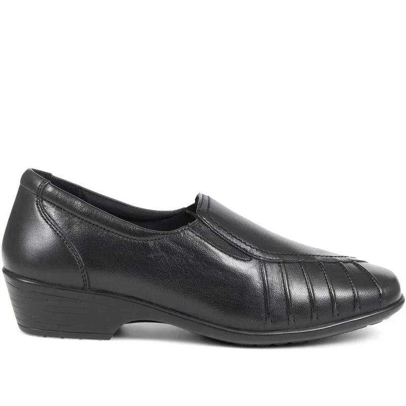 Leather Slip On Shoes - KEMP1800 / 145 950 - Black