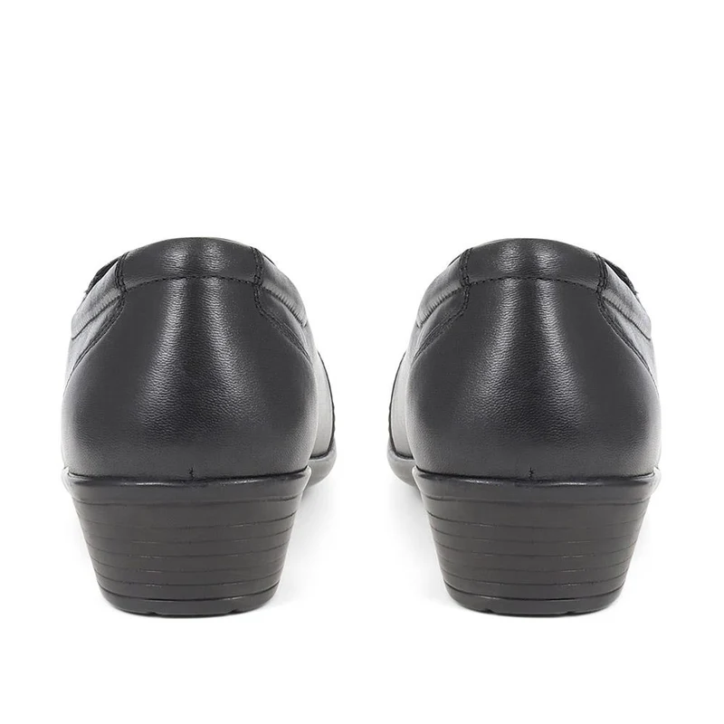 Leather Slip On Shoes - KEMP1800 / 145 950 - Black
