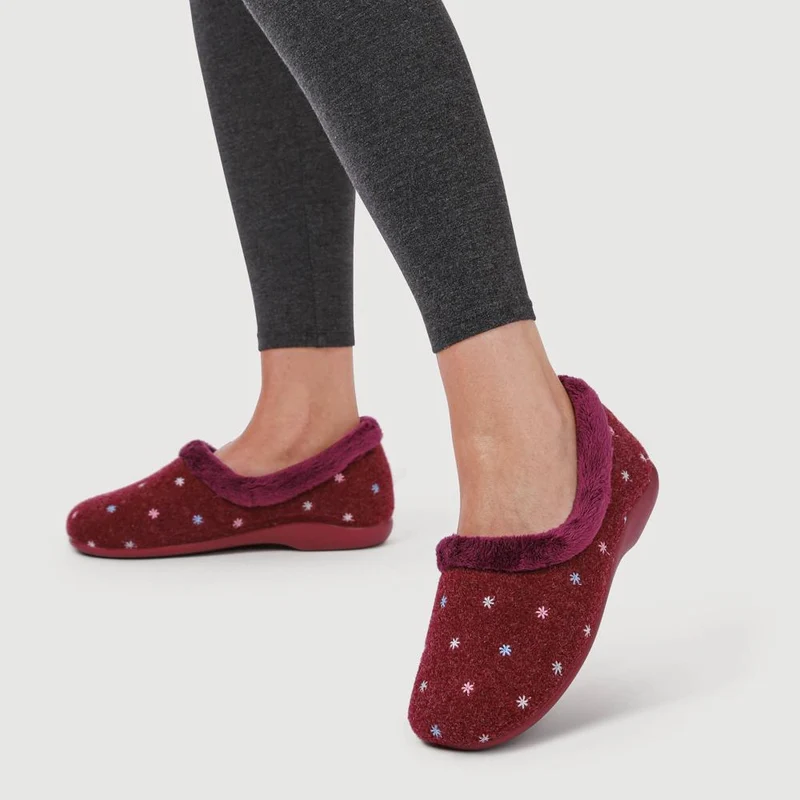 Star Pattern Full Slippers - KOY42000 / 328 259 - Burgundy