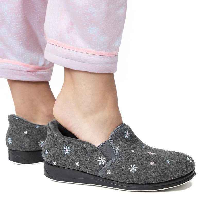 Easy Step In Memory Foam Slippers - QING42015 / 327 960 - Grey