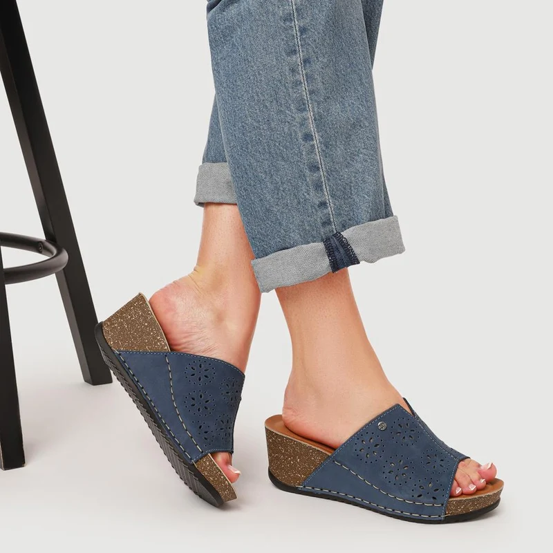 Fly Flot Leather Wedge Heeled Mules - FLY41038 / 326 654 - Blue