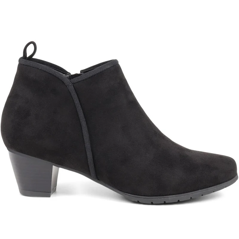 Heeled Short Ankle Boots - WBINS38005 / 324 159 - Black