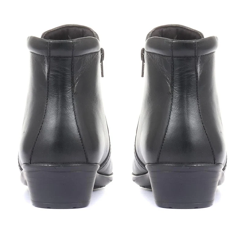 Wide-Fit Leather Ankle Boots - HSKEMP1811 / 146 311 - Black