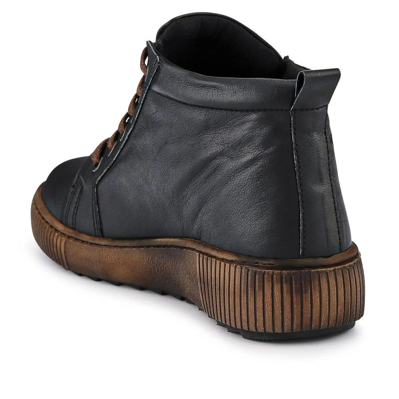 Leather Lace-Up Boots - HAK40013 / 326 039 - Black