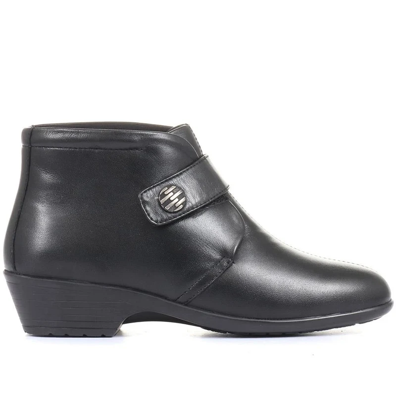 Leather Ankle Boots - KF28026 / 313 332 - Black