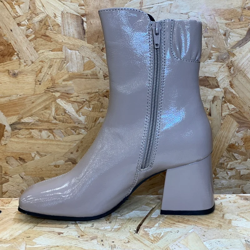 S. Oliver Damen Fashion Patent Ankle Boot mit Absatz - Taupe
