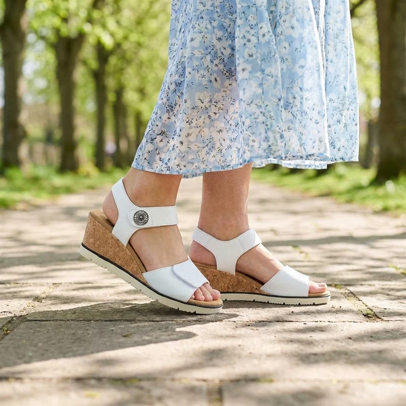 Adjustable Wedge Sandals - WBINS35160 / 321 805 - White