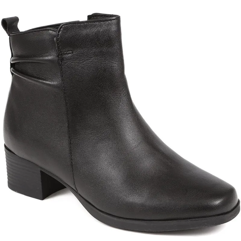 Polished Leather Heeled Ankle Boots - NAP38003 / 324 193 - Black