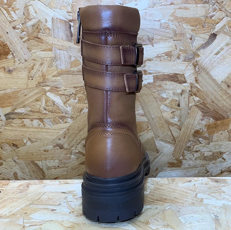 Carmela Modischer Damenstiefel aus Leder – Kamel