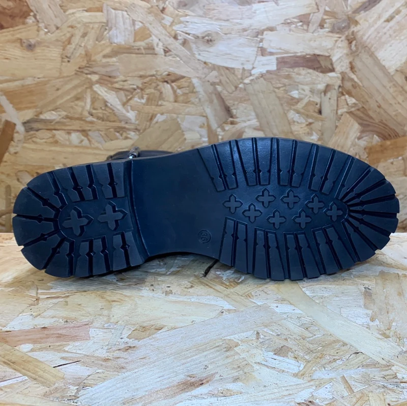 Carmela Modischer Damenstiefel aus Leder – Schwarz