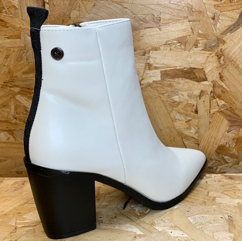 Xti Modische Damen-Stiefeletten – Eis