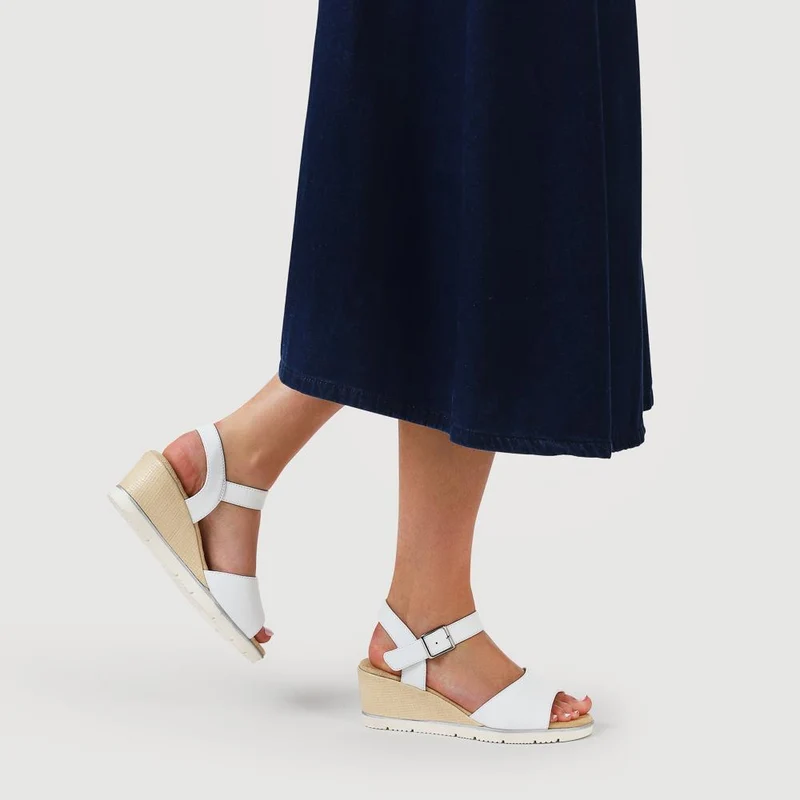 Elasticated Casual Sandals - WBINS41038 / 327 221 - White