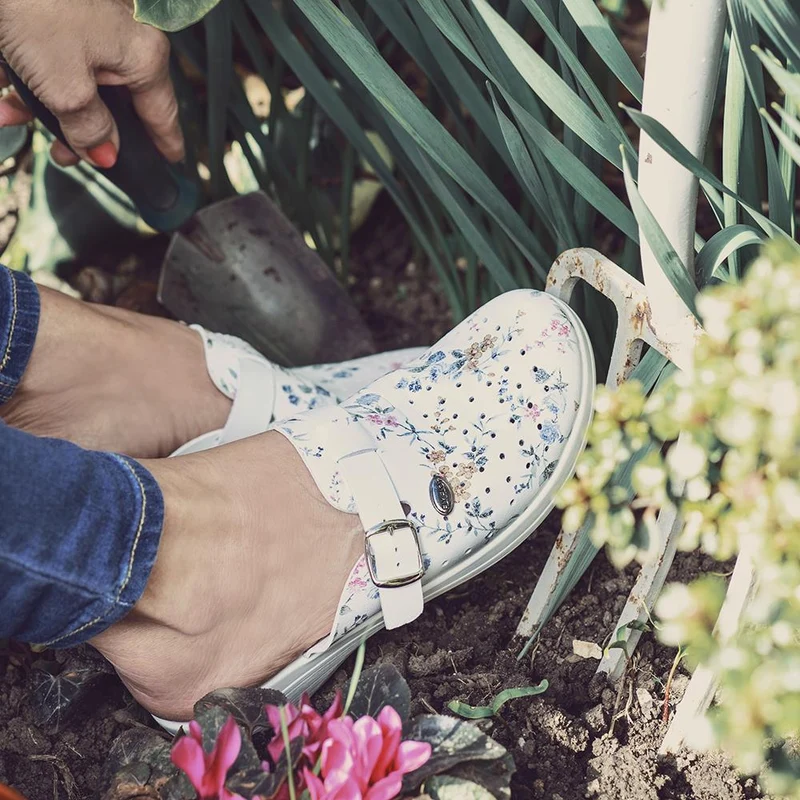 Fly Flot Floral Print Clogs - FLY29028 / 313 800 - White Floral