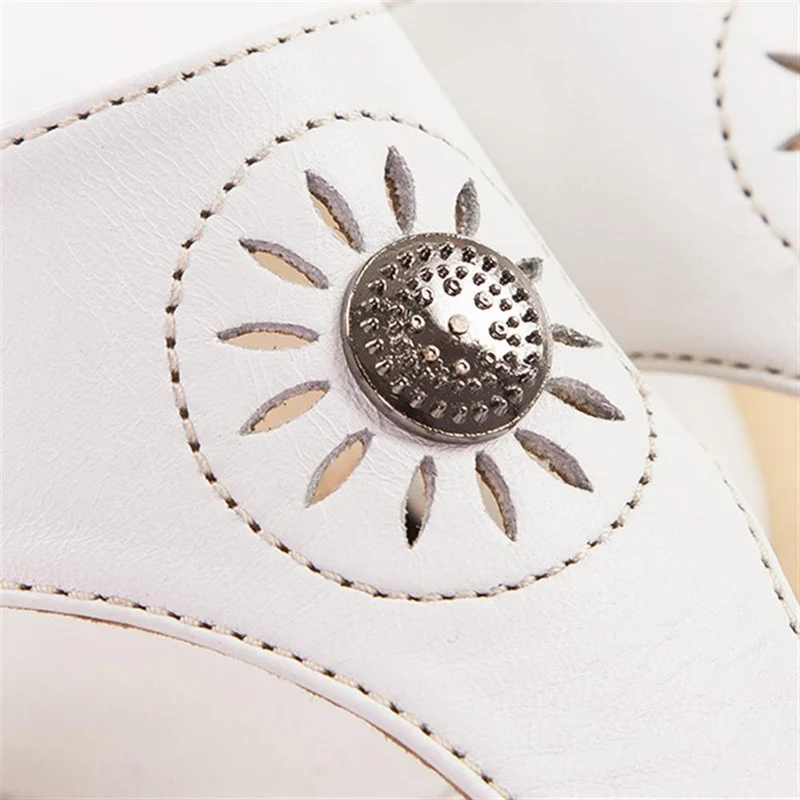 Fly Flot Leather Toe Post with Metal Centre Stud - KFFLY1901 / 146 506 - White