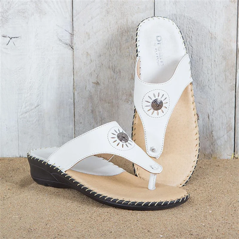 Fly Flot Leather Toe Post with Metal Centre Stud - KFFLY1901 / 146 506 - White