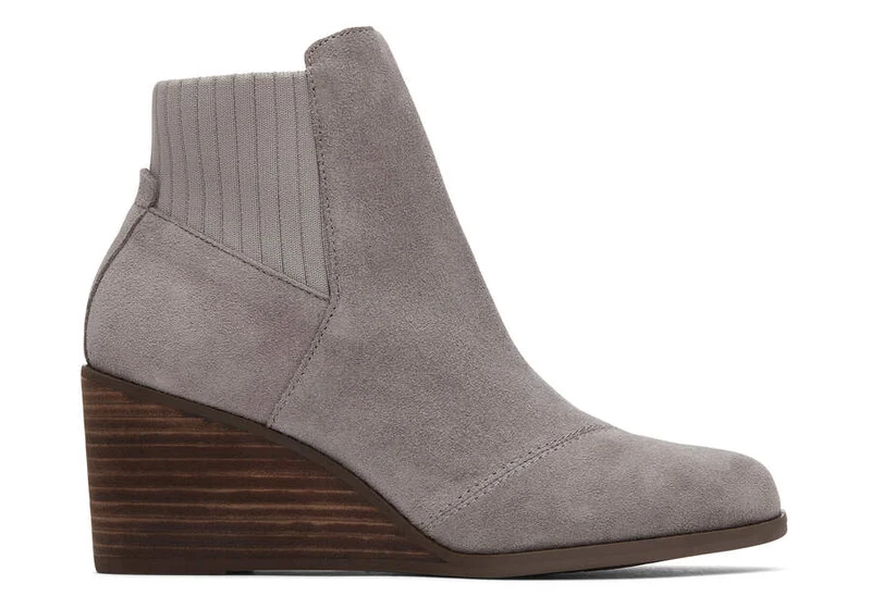 TOMS Damen-Stiefelette „Sadie“ aus Wildleder mit Keilabsatz – Grau